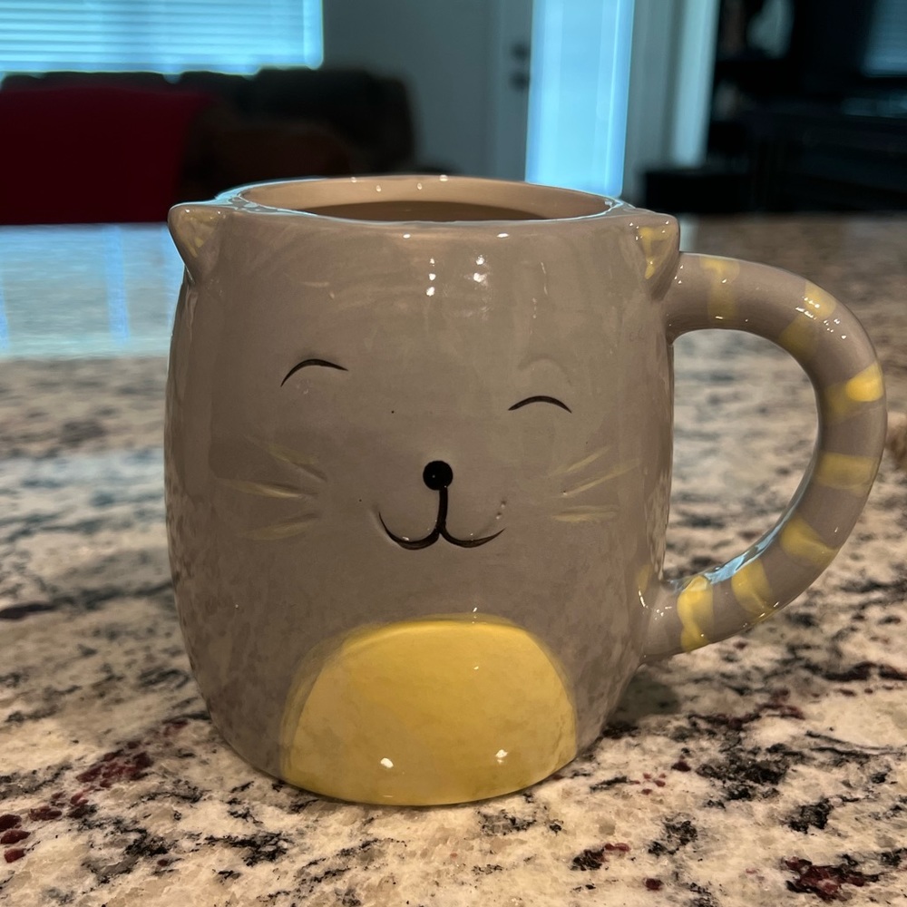 2/$10 💥 EUC Cat Face Grey & Yellow 3D Effect Ears Ceramic Mug Coffee Cup (1160)
